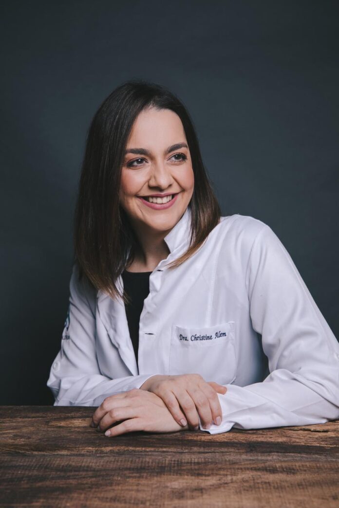 Médica Mastologista Christine Alem de Campinas