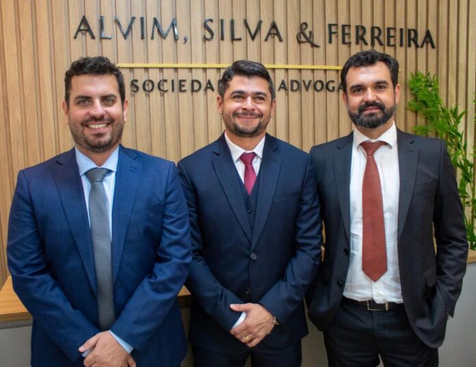 Advogados sócios do escritório Alvim, Silva & Ferreira inaugurado no Cambuí em Campinas