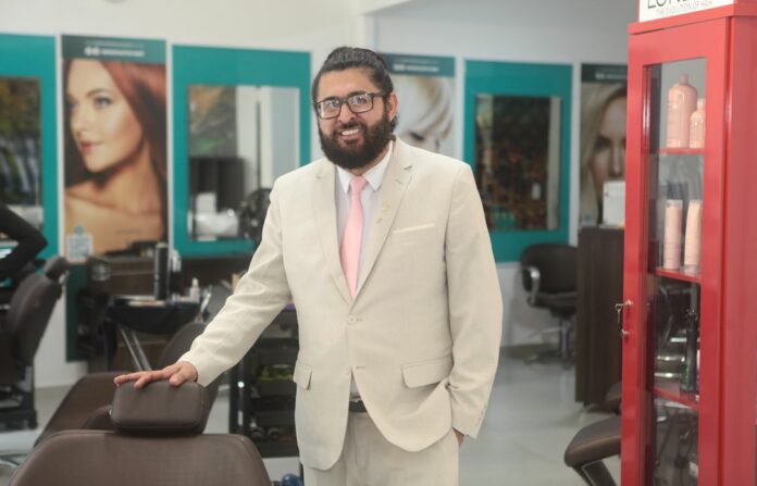 Cabeleireiro Ery Júnior fundador da Sofisticatto Hair em Campinas